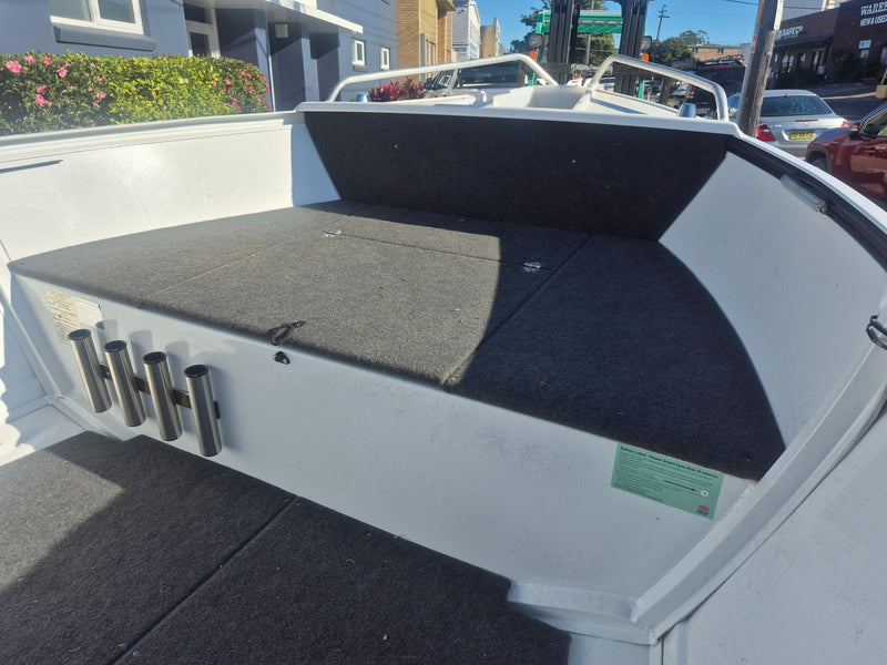 Quintrex 440 Busta
