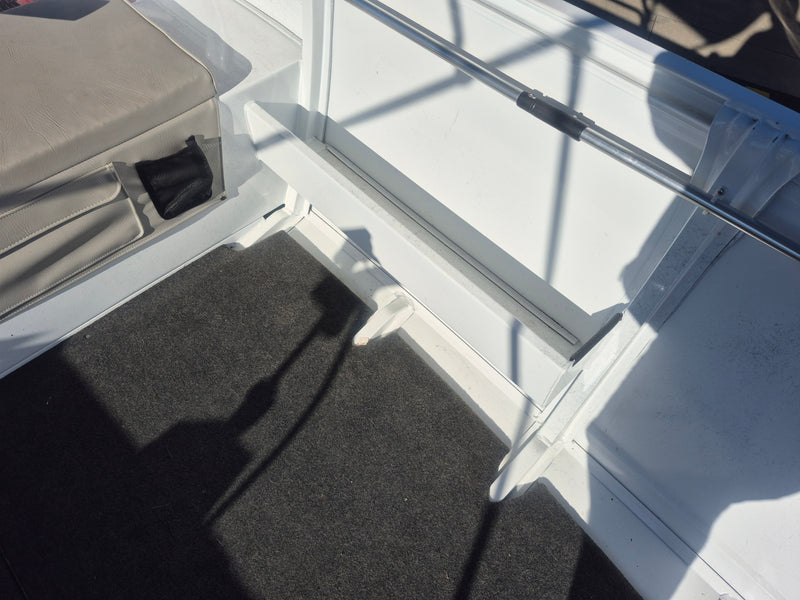 Quintrex 440 Busta