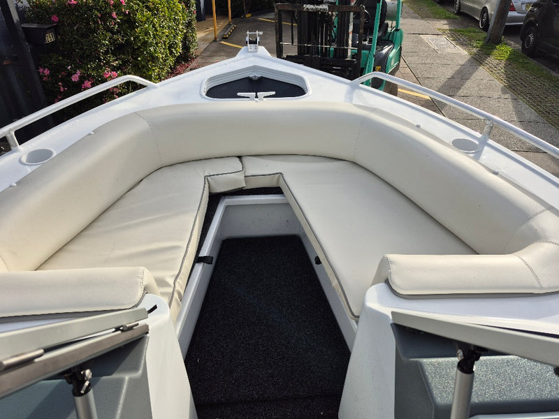 Quintrex 481 Cruiseabout with 70hp Yamaha
