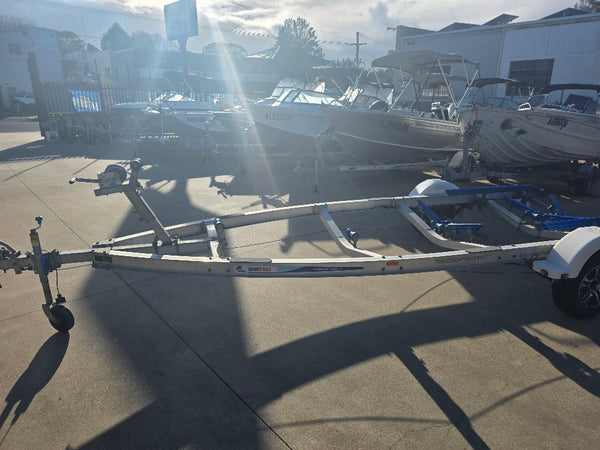 USED 2021 model Alloy Quintrex trailer to suit 4.8m to 5.2m boat