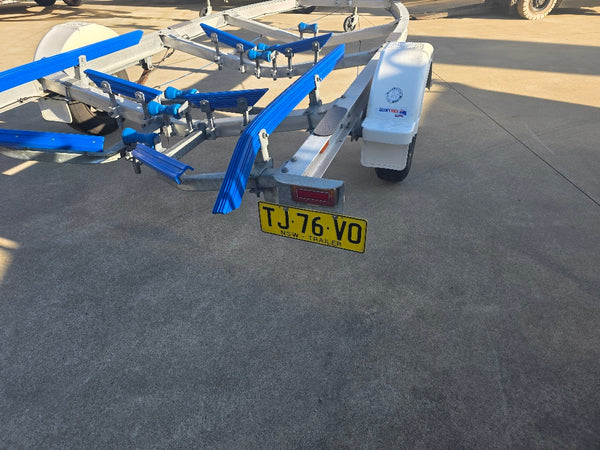 USED 2021 model Alloy Quintrex trailer to suit 4.8m to 5.2m boat