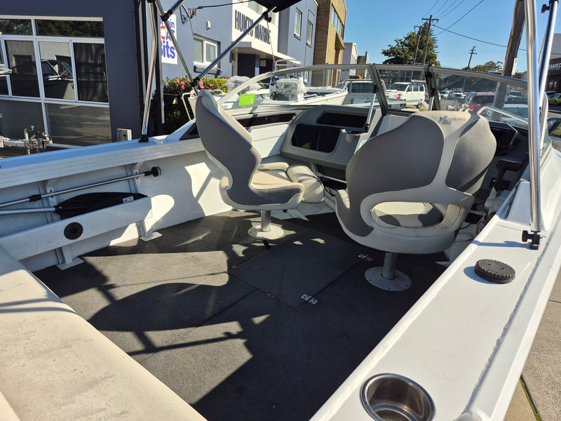 Quintrex 450 Fishabout