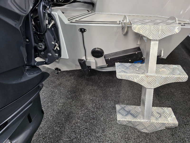 Yellowfin YF-76 Extended Cabin with 300hp Yamaha