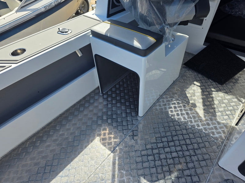 Yellowfin YF-70 Extended Cabin with 250hp Yamaha