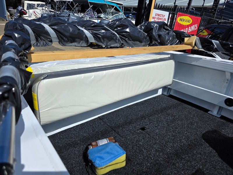 Quintrex 430 Fishabout with 60hp Yamaha