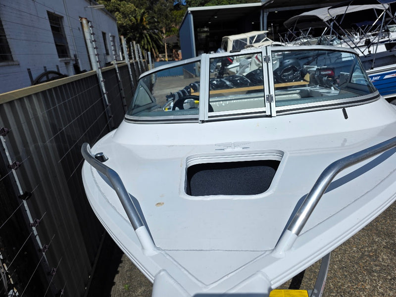 Quintrex 430 Fishabout with 60hp Yamaha