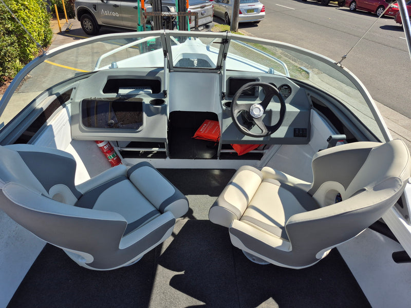 Quintrex 481 Fishabout
