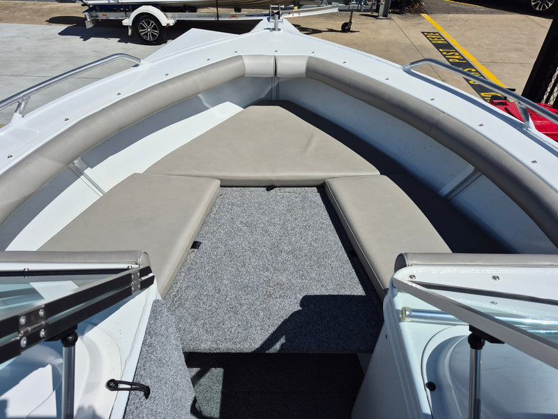 Stessco 560 Bow Rider