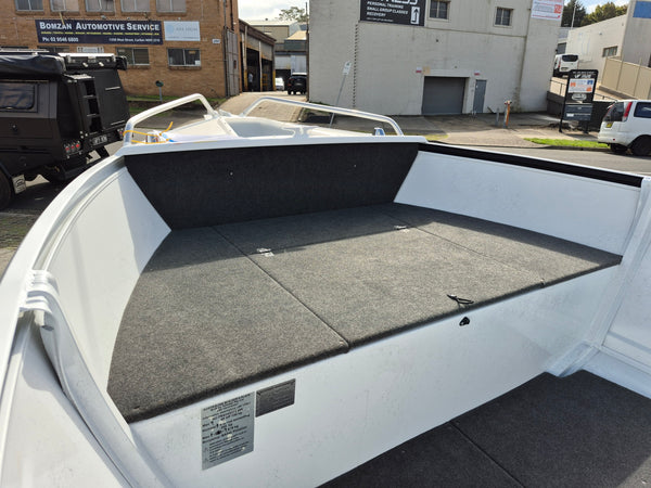Quintrex 440 Busta