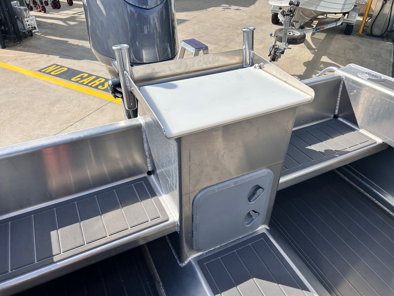 Kingfisher Twin Hull 570