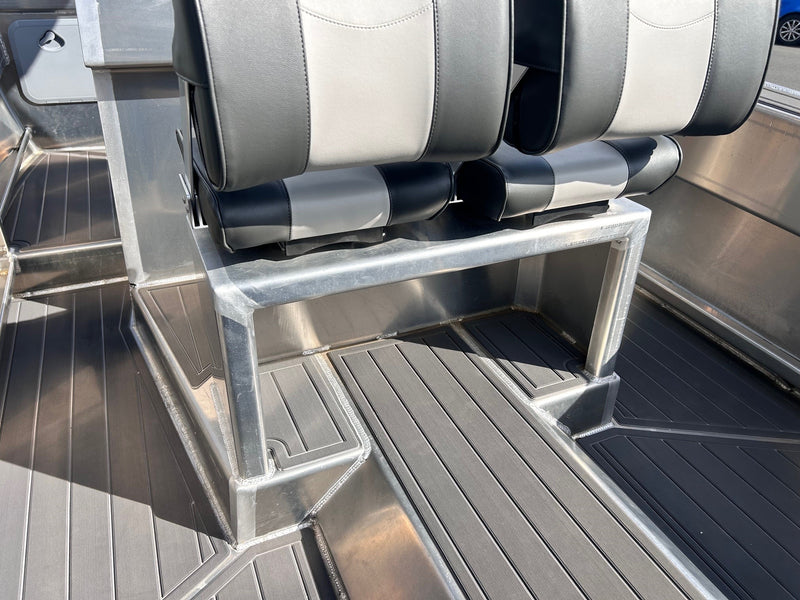 Kingfisher Twin Hull 570