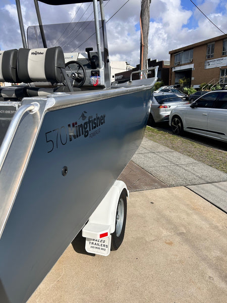Kingfisher Twin Hull 570