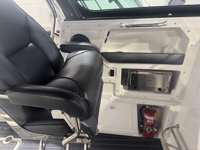 DEMO SALE Cruise Craft E695HT SAVE OVER $45,000