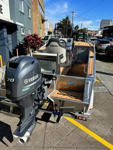 Kingfisher 450 - Centre and Side Console, Cuddy Cab and Tiller