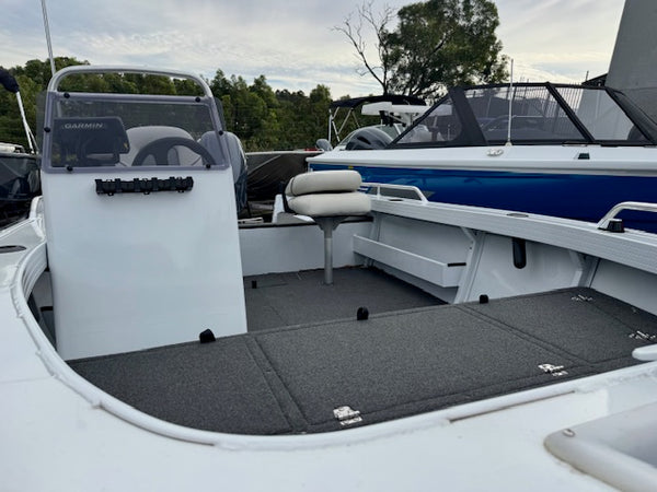 Quintrex 420 Renegade Side Console WG