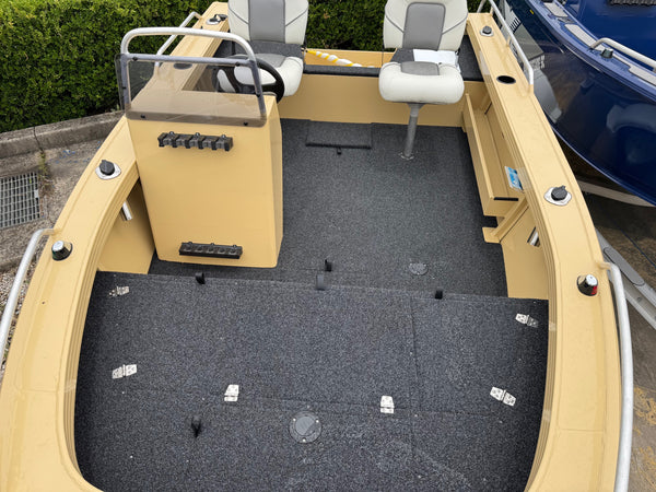 Quintrex 420 Renegade Side Console 382069 WG