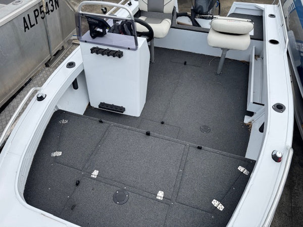 Quintrex 420 Renegade Side Console WG