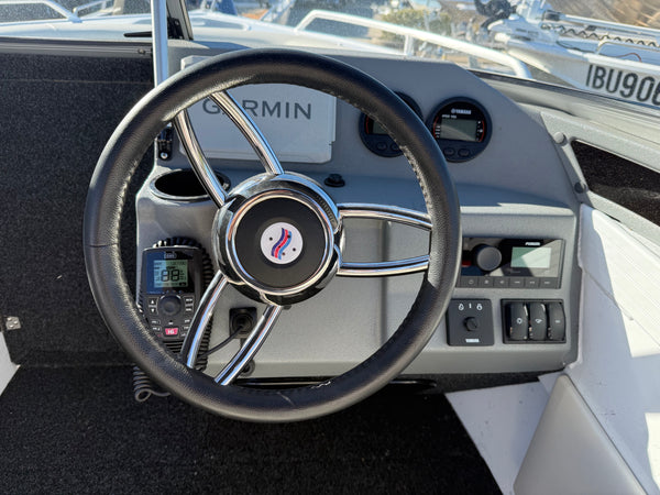 Quintrex 520 Cruiseabout Pro, Yamaha F115 386671 WG