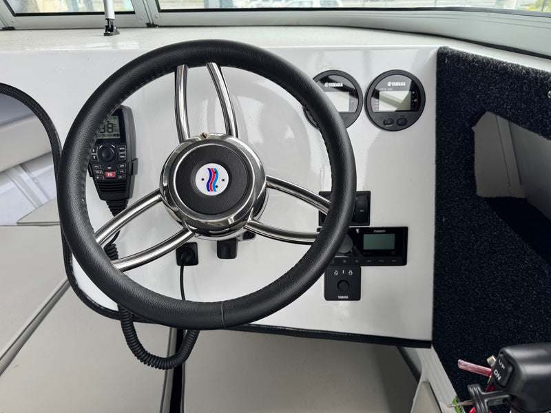 Quintrex 520 Ocean Spirit Pro, 383588 Yamaha F115LB WG