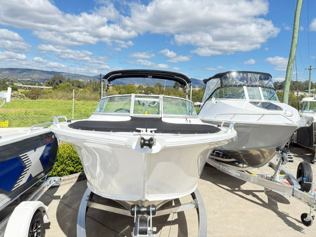 Quintrex 590 Cruiseabout Pro, 2027 MODEL Yamaha F150XD 388123 WG
