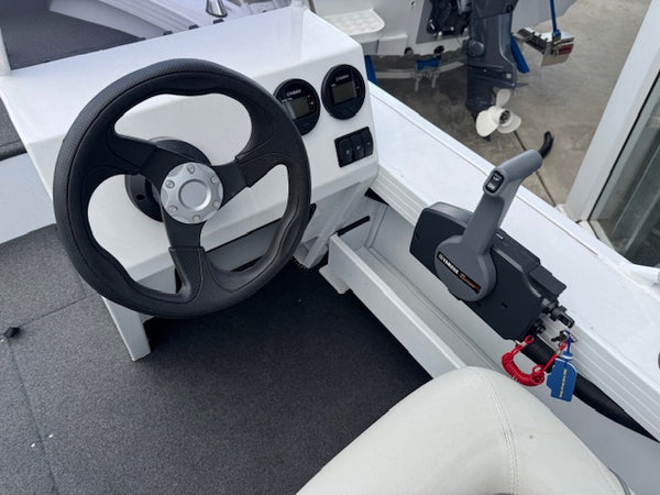 Quintrex 420 Renegade Side Console WG