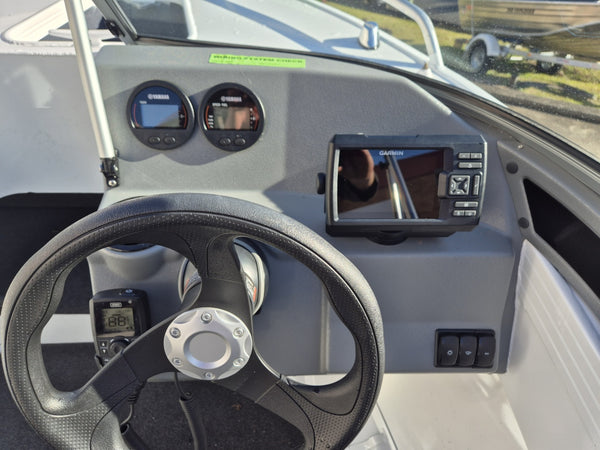 Quintrex 430 Fishabout BB