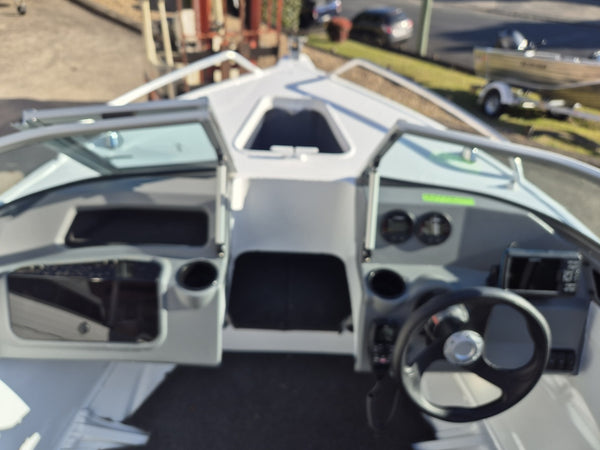 Quintrex 430 Fishabout BB