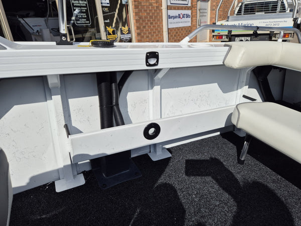 Quintrex 430 Fishabout BB