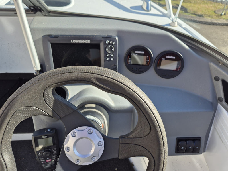 Quintrex 481 Fishabout BB