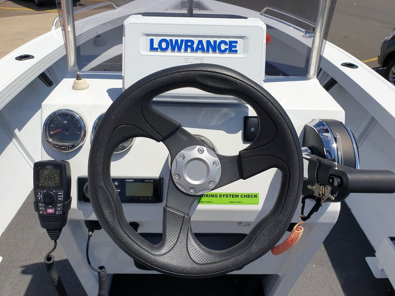 Quintrex 570 Renegade Centre Console - 2024 PLATE CLEARANCE SPECIAL