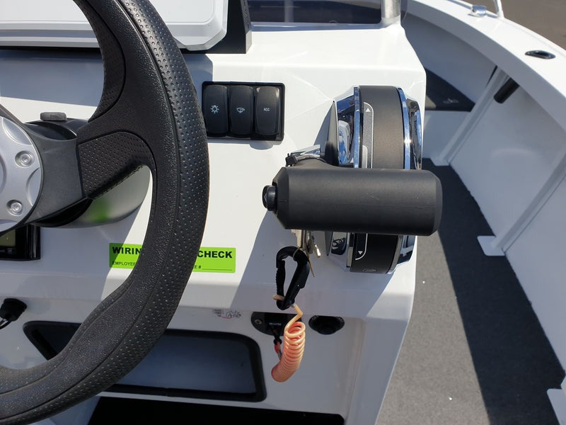 Quintrex 570 Renegade Centre Console - 2024 PLATE CLEARANCE SPECIAL