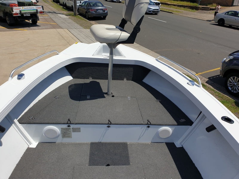 Quintrex 570 Renegade Centre Console - 2024 PLATE CLEARANCE SPECIAL