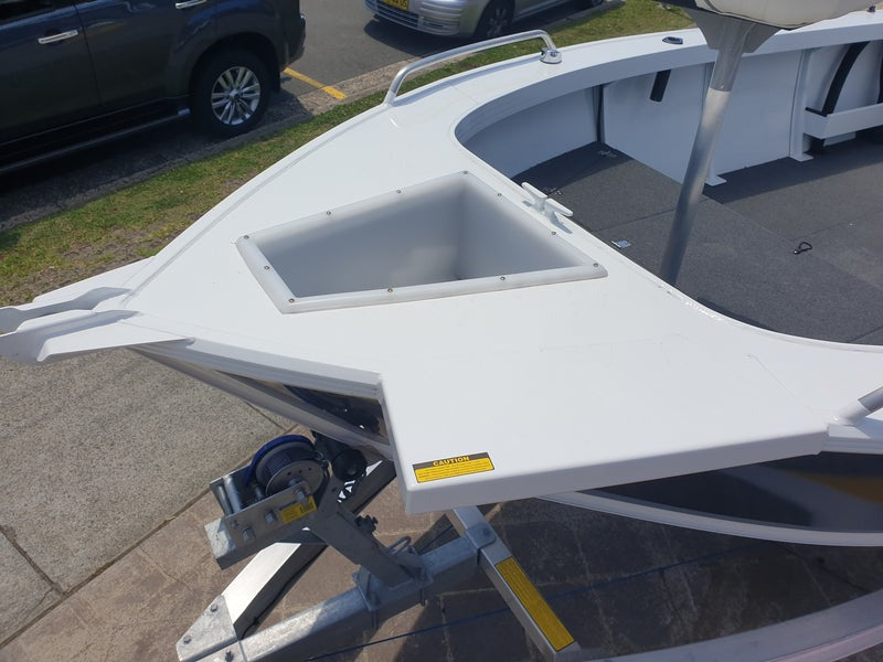 Quintrex 570 Renegade Centre Console - 2024 PLATE CLEARANCE SPECIAL