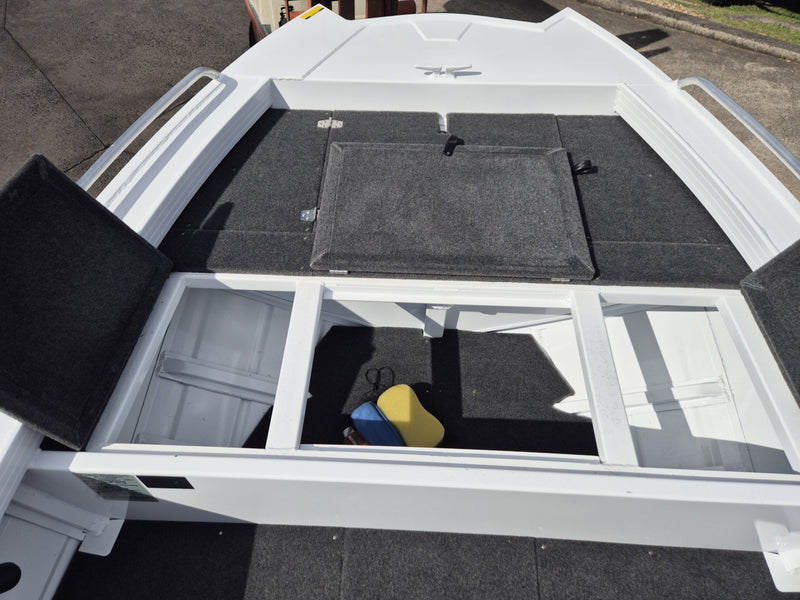 Quintrex F420 Explorer Trophy TS BB