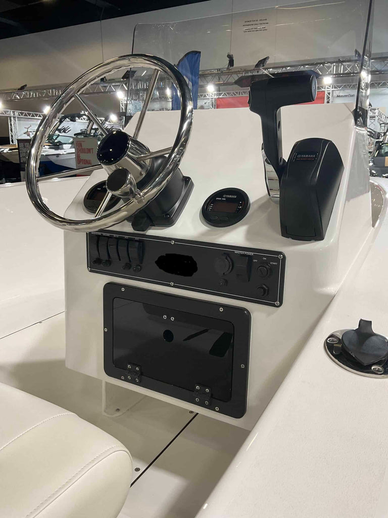 17 Reef Side Console – Hunts Marine