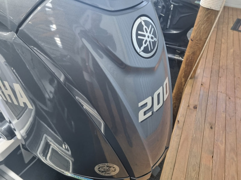 Yellowfin 6500 FHT