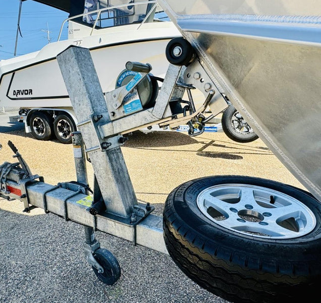 Launch & Retrieve Boat Latch