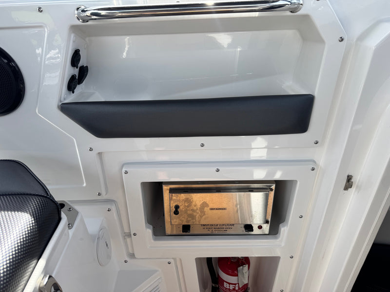 2026 DEMO MODEL Cruise Craft E770HT Yamaha TWIN F200hp