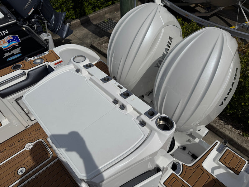 2026 DEMO MODEL Cruise Craft E770HT Yamaha TWIN F200hp