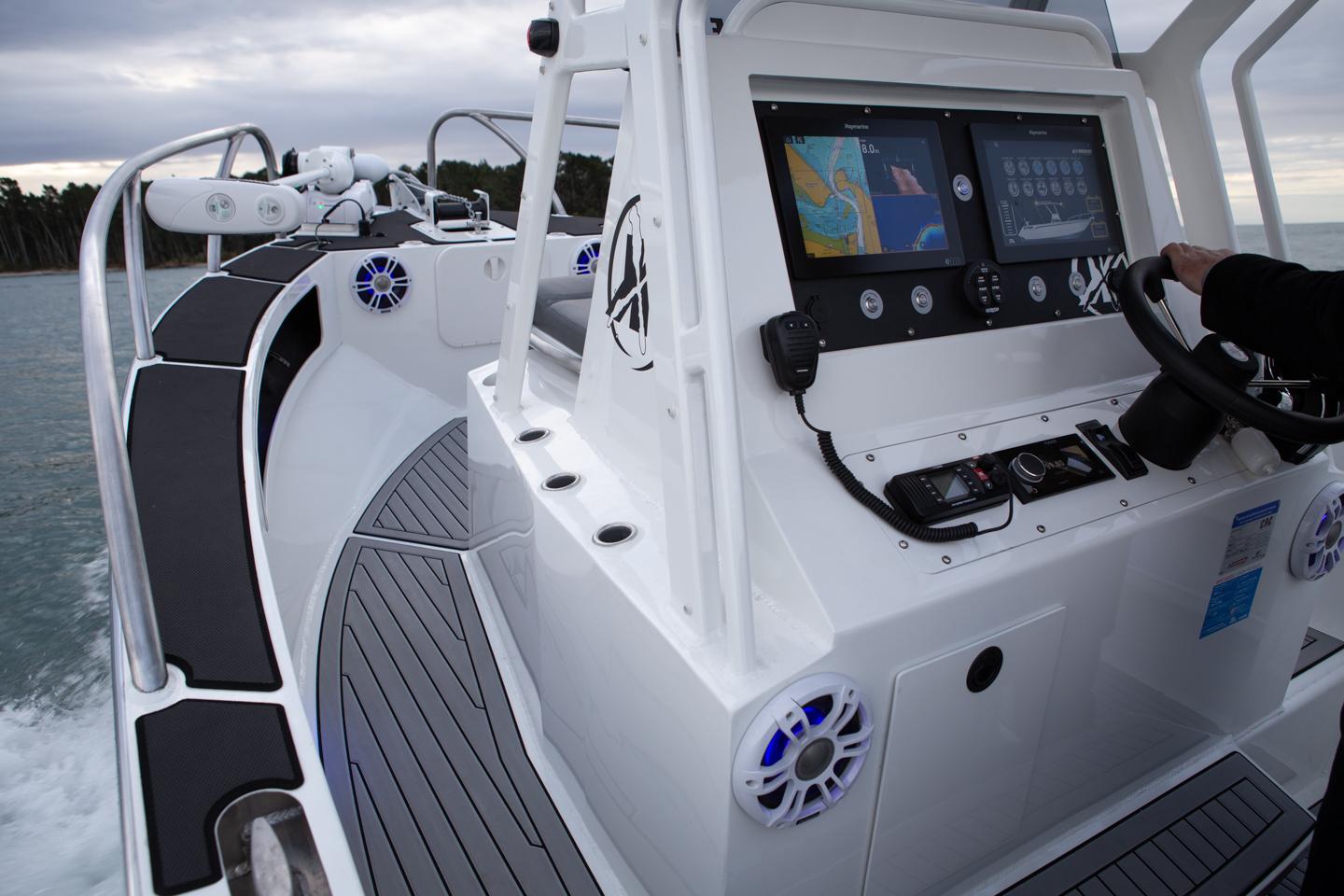 Extreme Side and Centre Console Range – Hunts Marine
