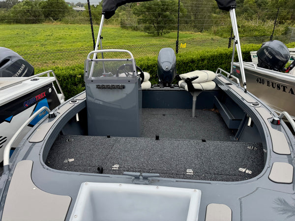 Quintrex 420 Renegade Side Console PRO 381024 WG